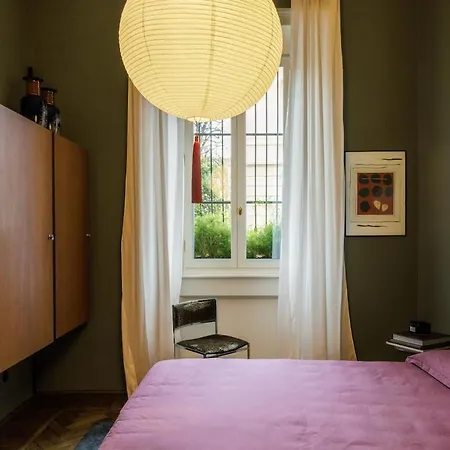 Bright And Quiet 1920's In The Center Apartment Milan